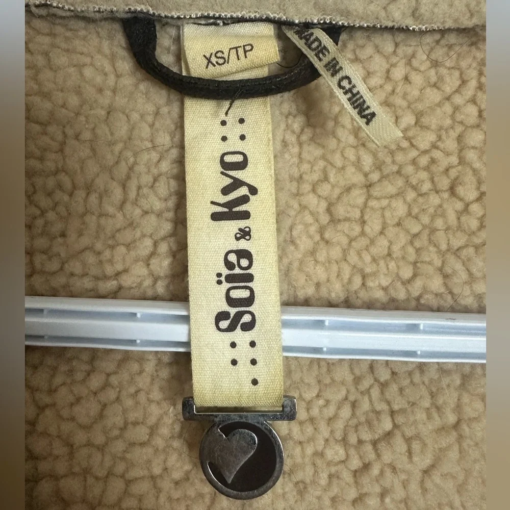 Soia & Kyo Brown Teddy Jacket with Cream Accents szie XS - Picture 5 of 7